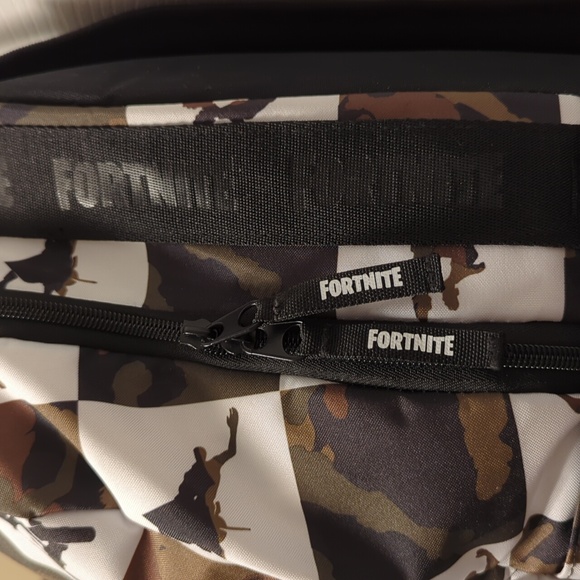 Fortnite Backpack - Picture 4 of 13